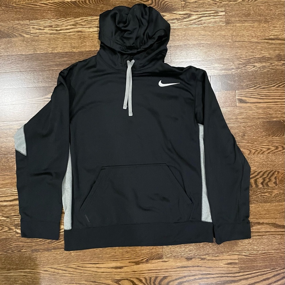 Men’s Nike therma-fit black hoodie. Size Medium